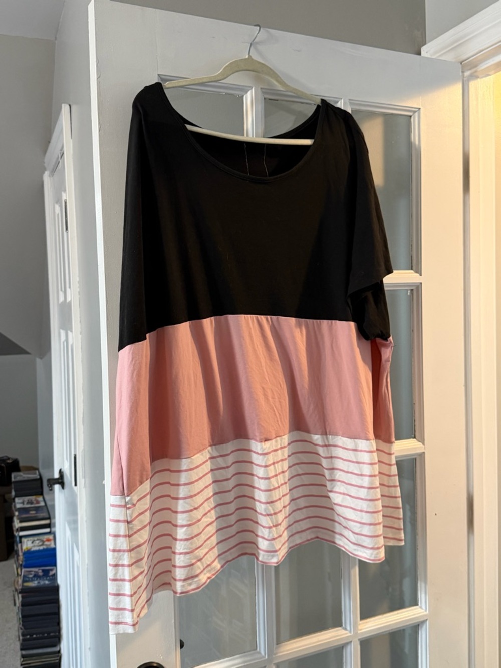 Women’s Colorblock Scoop Neck Top - Black & Pink - Unbranded